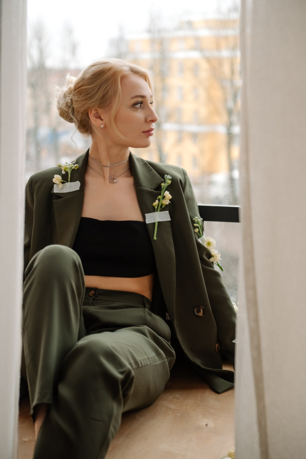 Индивидуальная. Деловой образ с цветами. Свадебный и сеейный фотограф в Санкт-Петербурге Елена Худякова
