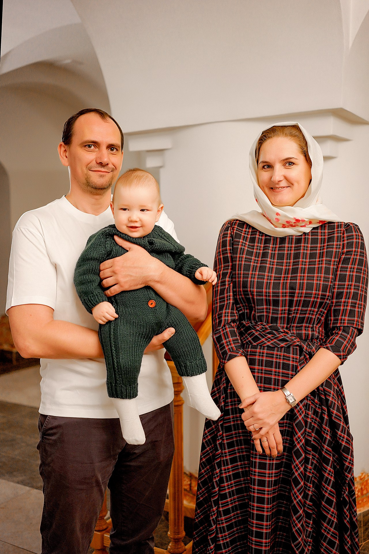 Таинство Крещения в храме Живоначальной Троицы в Троицке. Семейный и детский фотограф в Москве Екатерина Офицерова