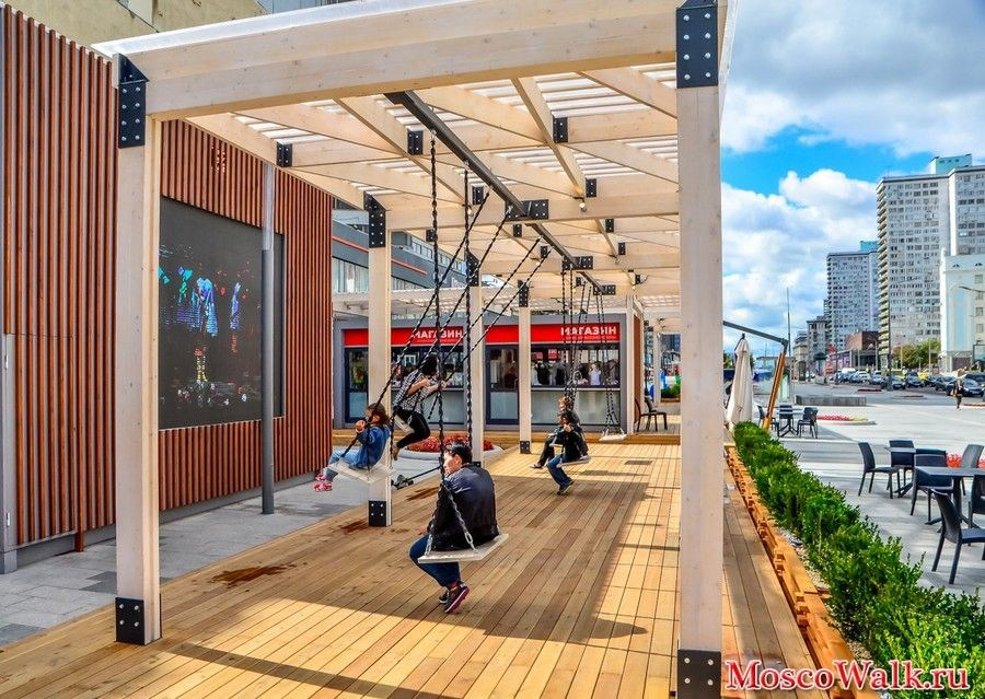 Фотосессия на улице Москвы — красивая архитектура и арки