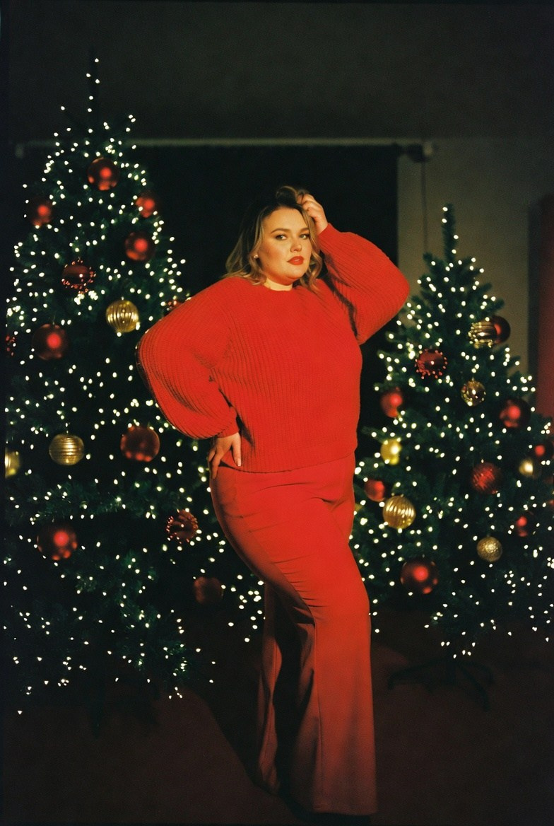 Плюс сайз в красном