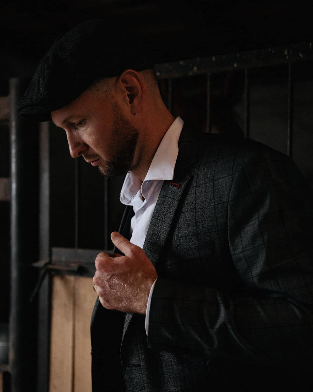 Острые козырьки. Анна Парсанова.ФОТОГРАФ