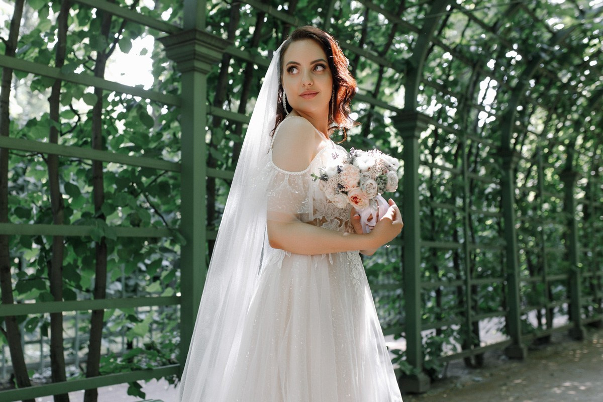 Свадебная фотосессия на Невском. Свадебный фотограф СПБ