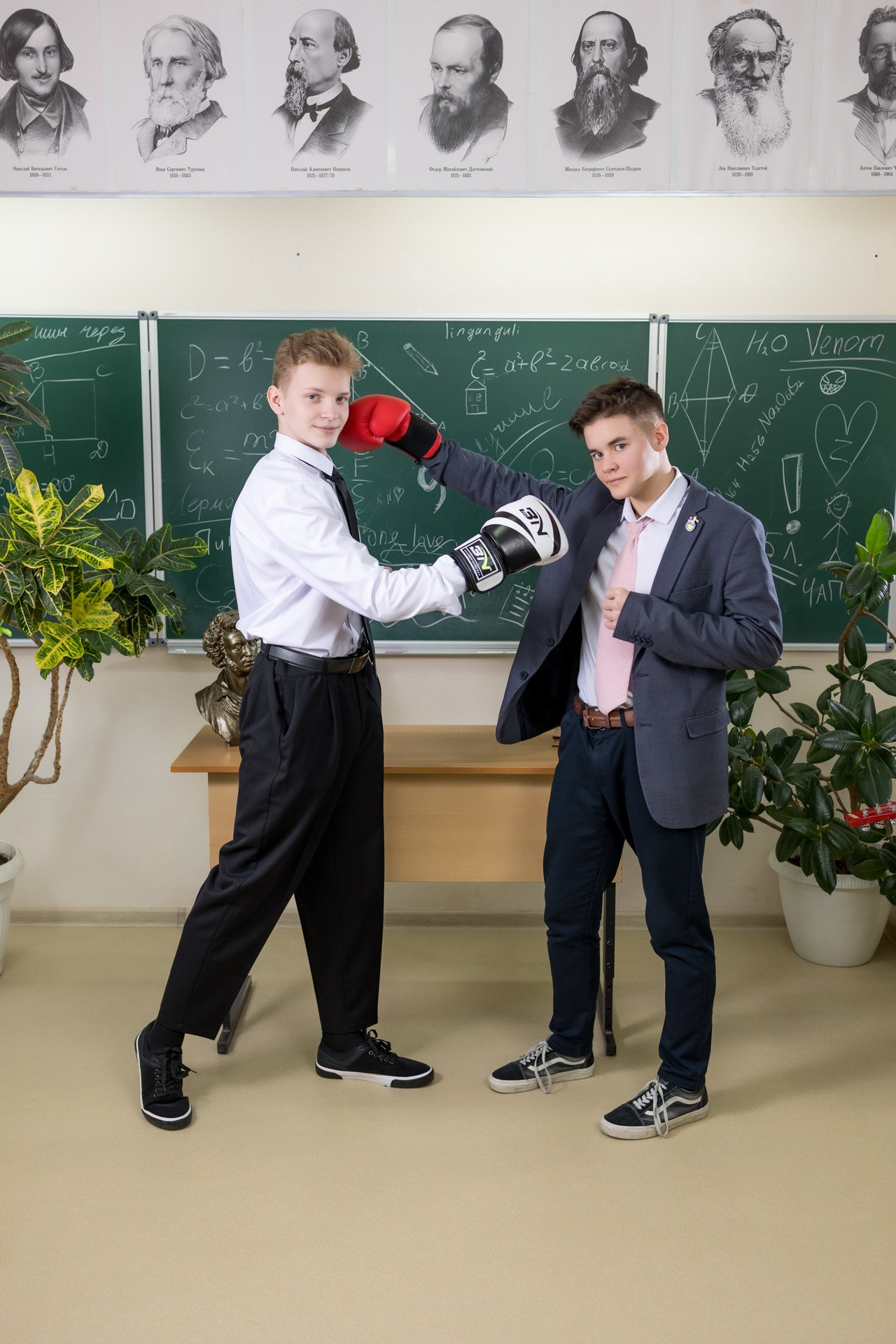 Старшеклассники. В школе, на улице. Фотографы Евгений и Екатерина. Фотофикус. Тюмень