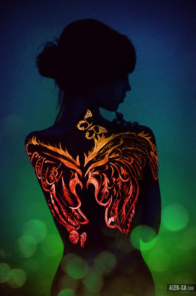 Силуэт с рисунком на спине в свете боке — фотограф Краснодар