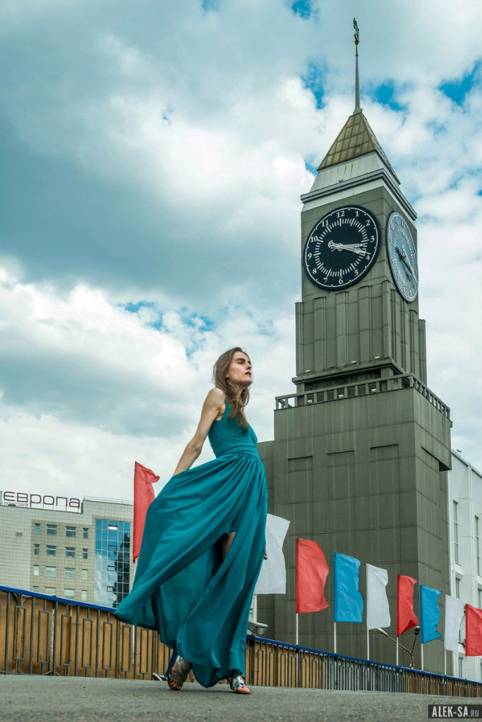 Уличный портрет на закате