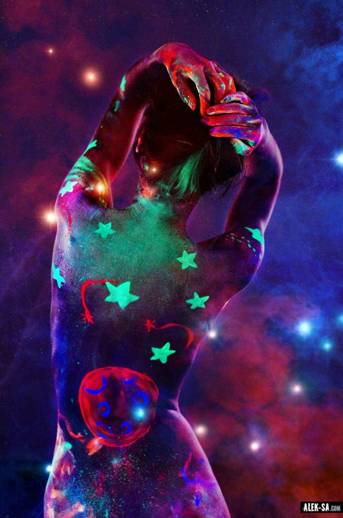 УФ-боди-арт с неоновыми звёздами — арт-съёмка, Краснодар