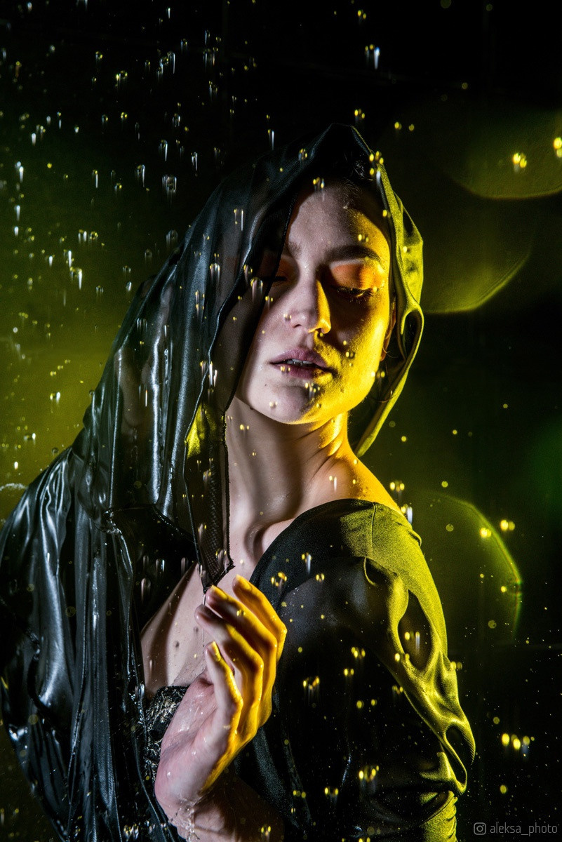 Портрет в аквастудии, брызги воды в Краснодаре