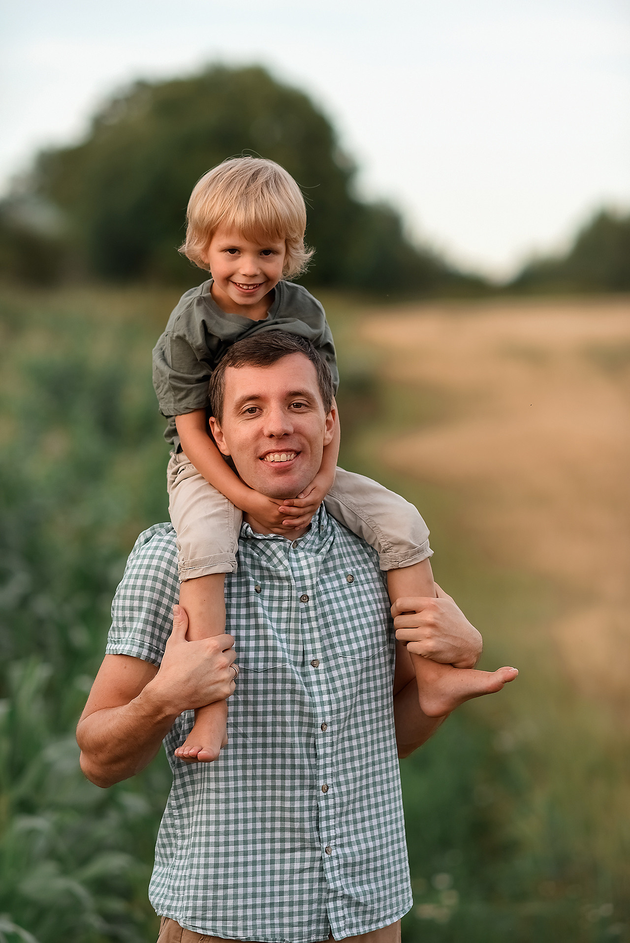 Фотосессия в поле. Фотограф Юлия Кондратьева