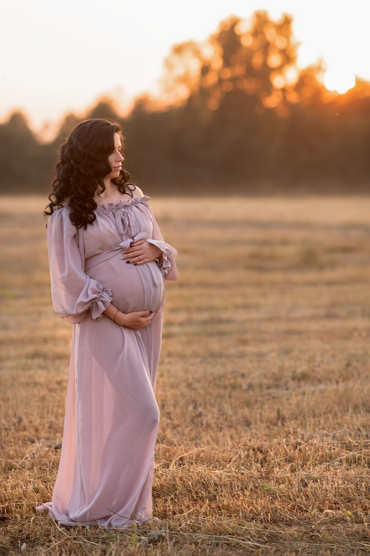 Фотосессия беременности в полях. Фотограф Юлия Кондратьева