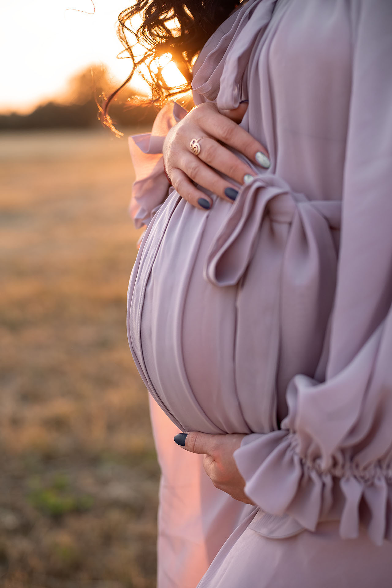 Фотосессия беременности в полях. Фотограф Юлия Кондратьева