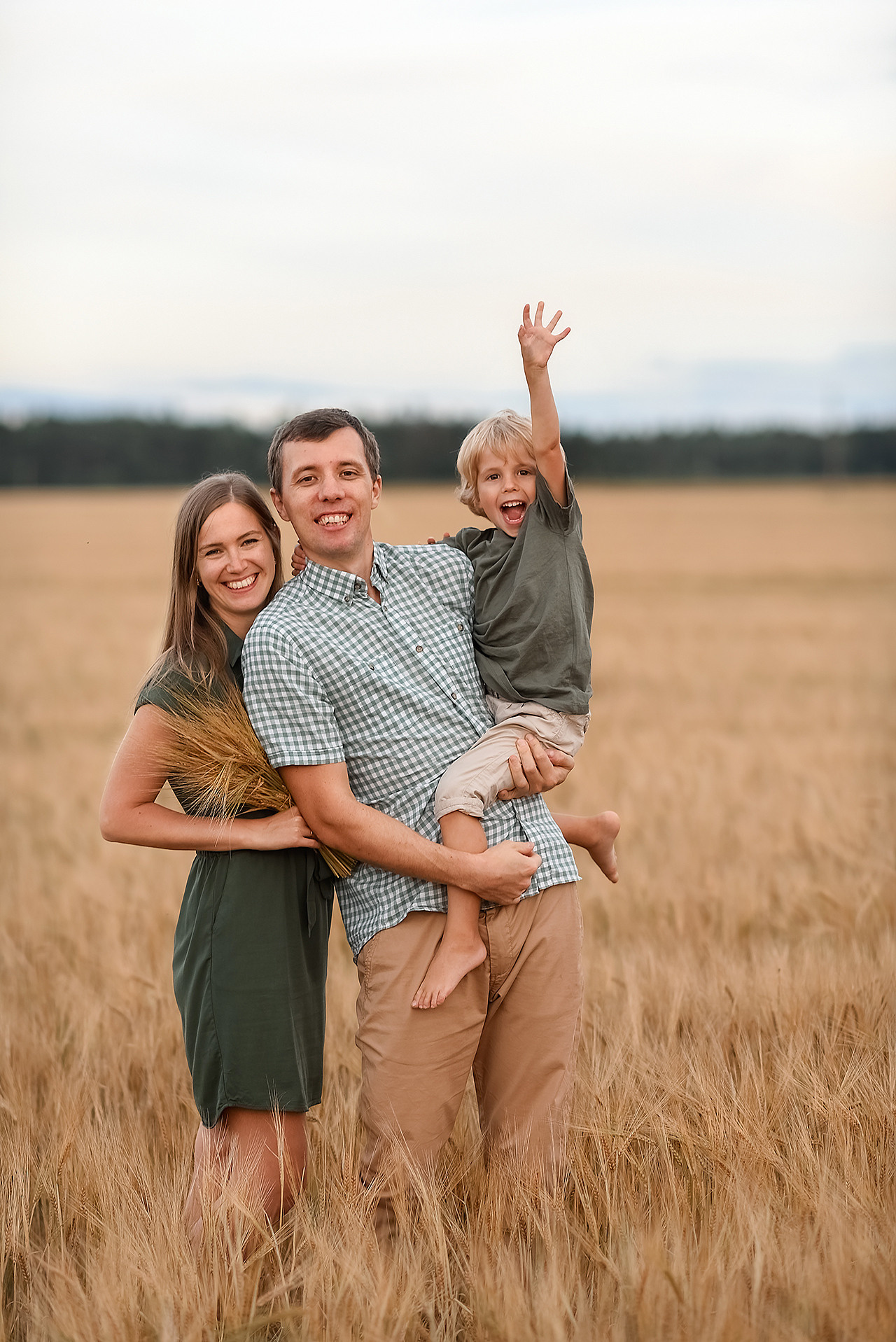 Фотосессия в поле. Фотограф Юлия Кондратьева