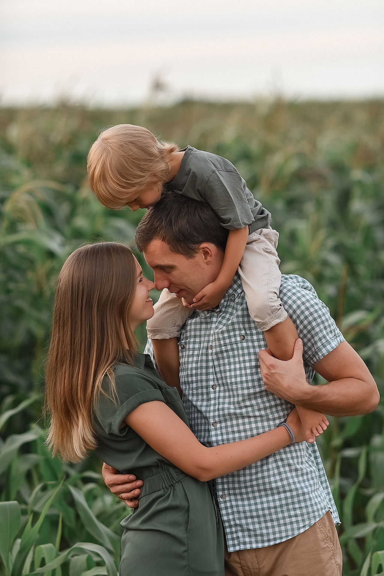 Фотосессия в поле. Фотограф Юлия Кондратьева