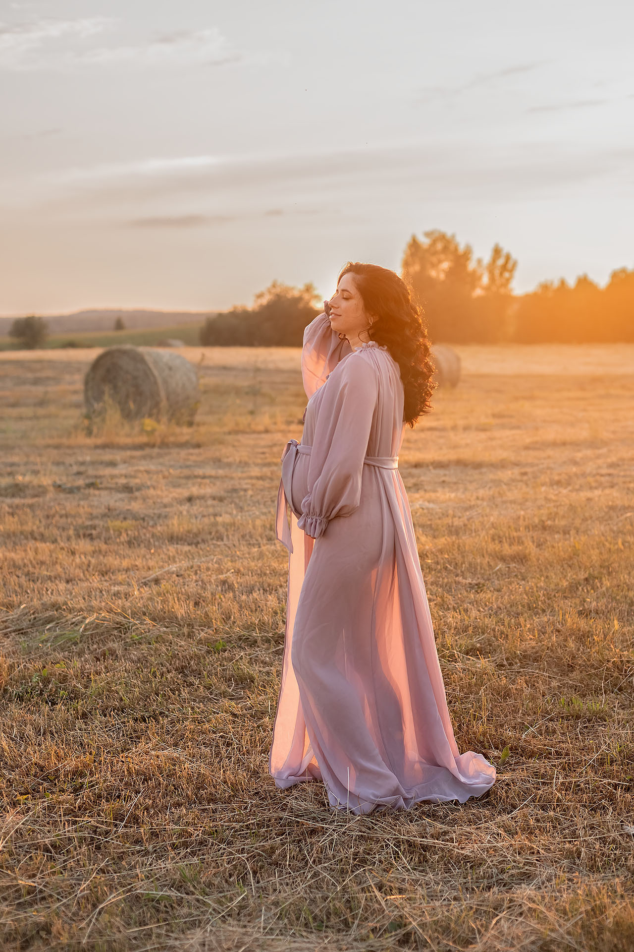 Фотосессия беременности в полях. Фотограф Юлия Кондратьева