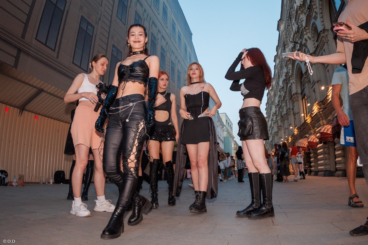 Cover dance in public'. Различные мероприятия и просто фотографии людей