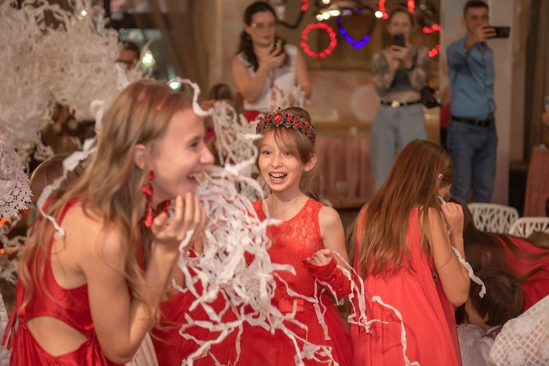 Выпускной в детской школе моделей HAPPYkids 2024. Семейный и коммерческий фотограф в Сочи Александр Бодунов