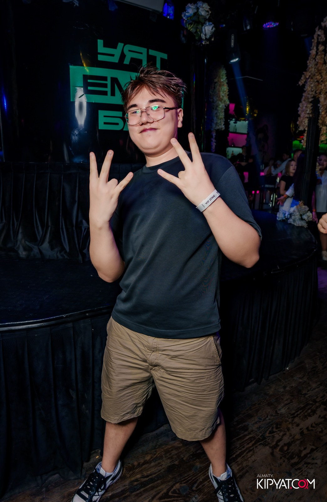 UYAT EMES BAR. КИПЯТКОМ АЛМАТЫ!