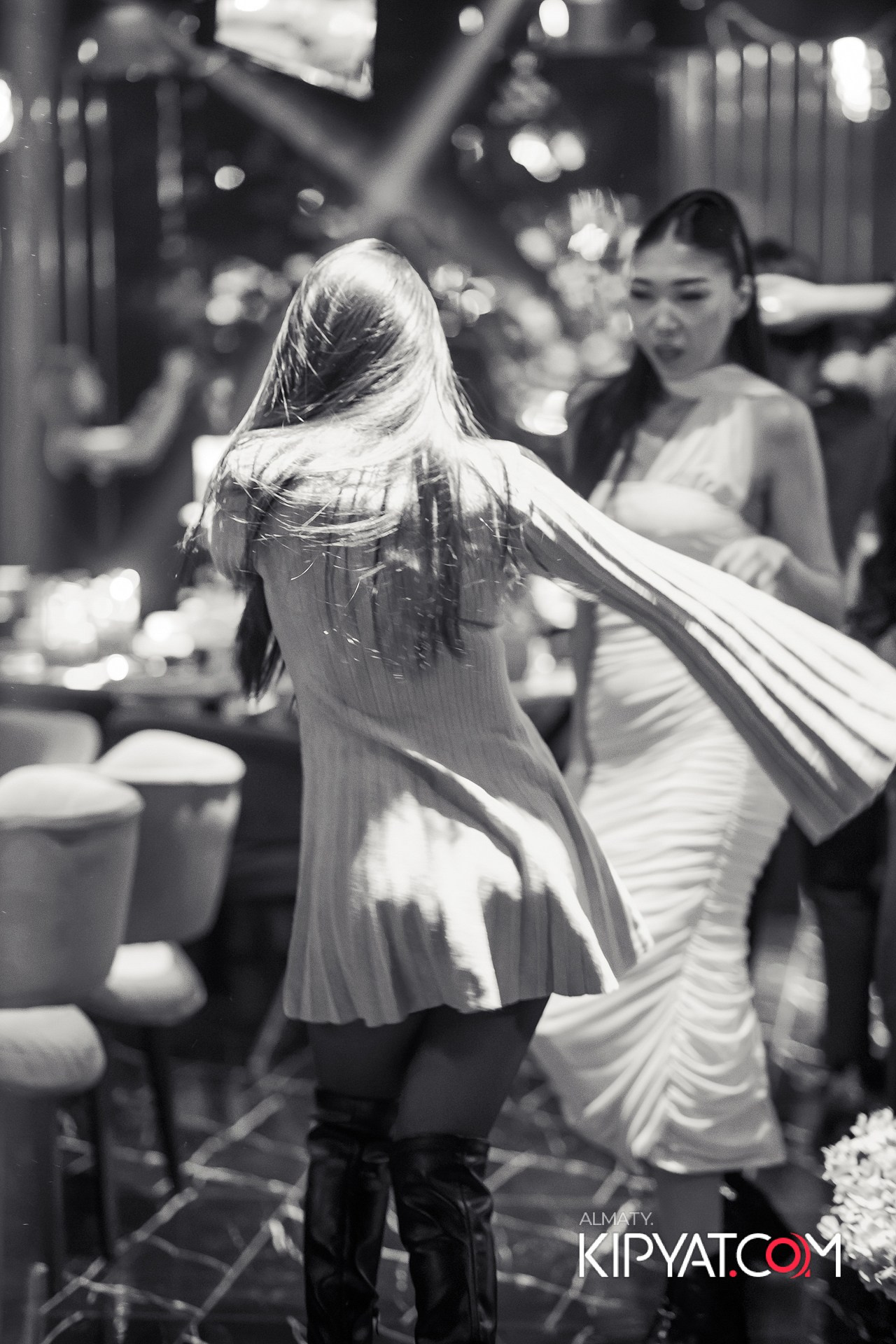 MOOD KARAOKE & TERRACE. КИПЯТКОМ АЛМАТЫ!