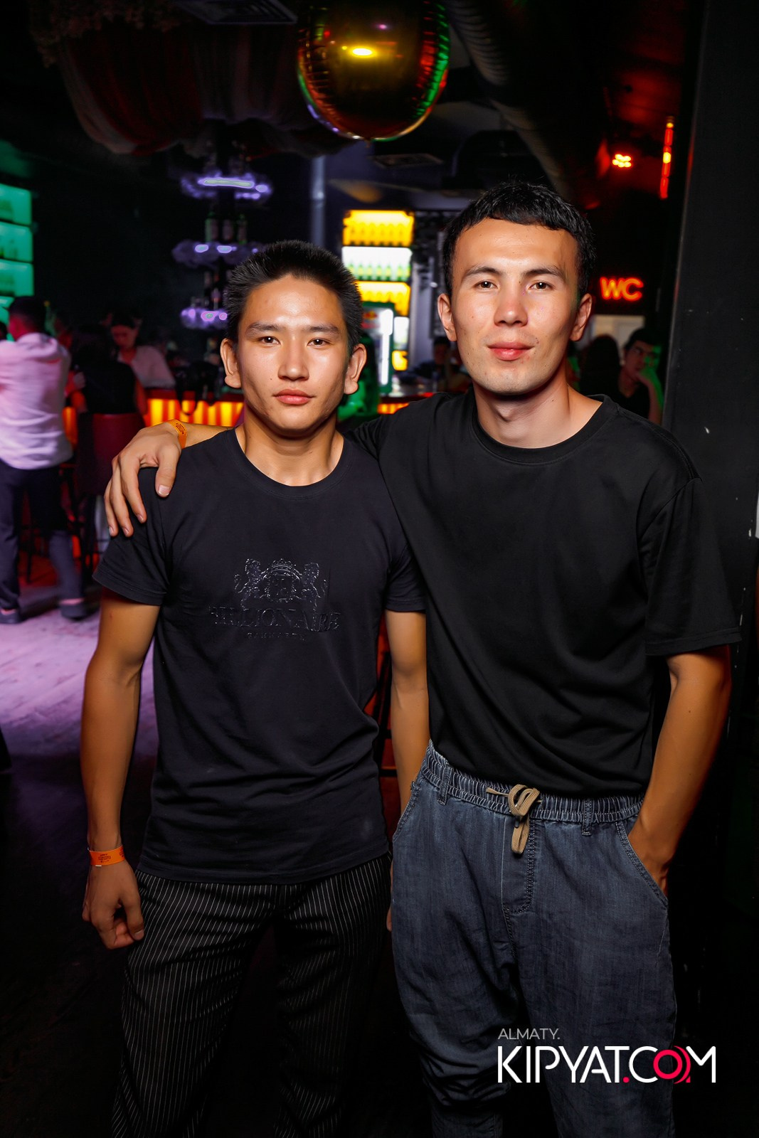 UYAT EMES BAR. КИПЯТКОМ АЛМАТЫ!