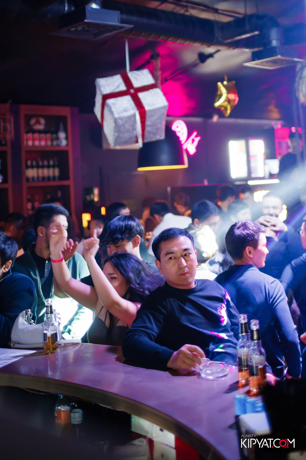 UYAT EMES BAR. КИПЯТКОМ АЛМАТЫ!