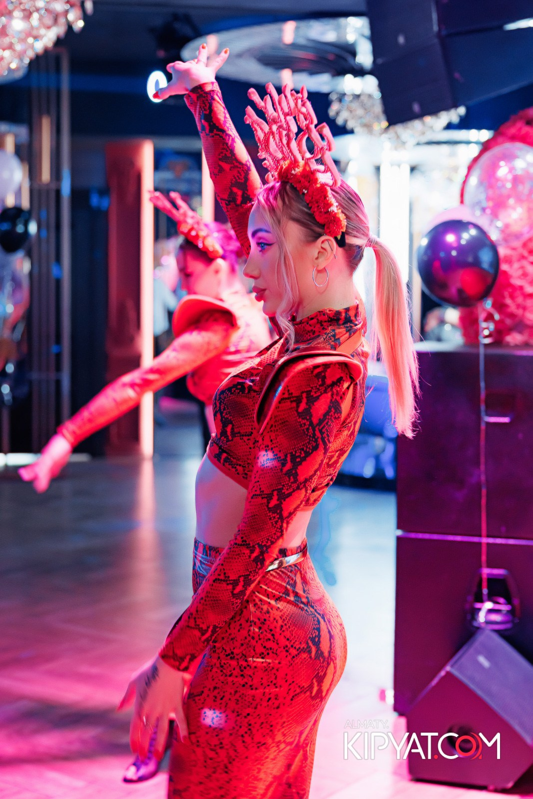 ЗАЯ, НА БИС. КИПЯТКОМ АЛМАТЫ!