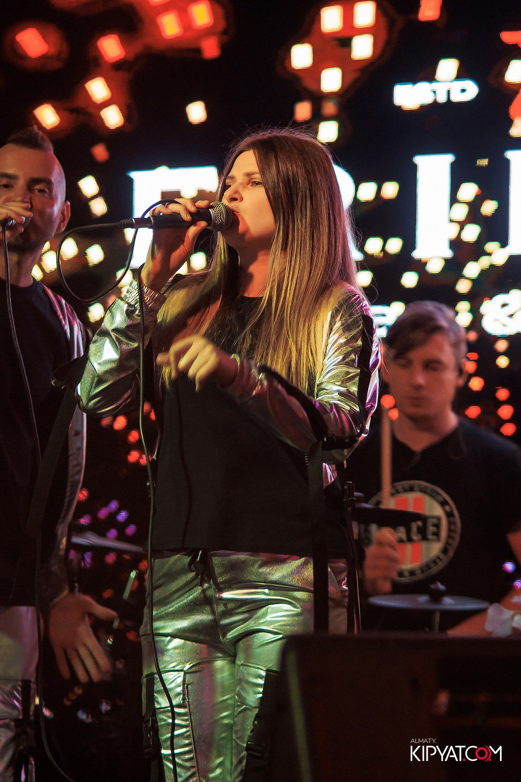 FRIENDS BAR & TERRACE. КИПЯТКОМ АЛМАТЫ!