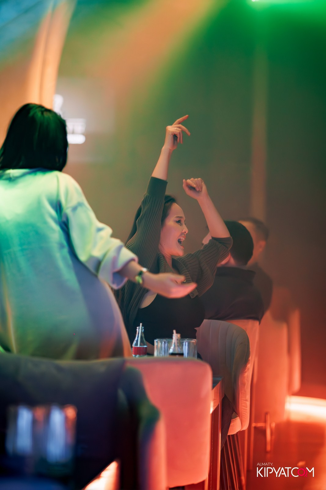 LAUREATE GRAND CAFÉ. КИПЯТКОМ АЛМАТЫ!