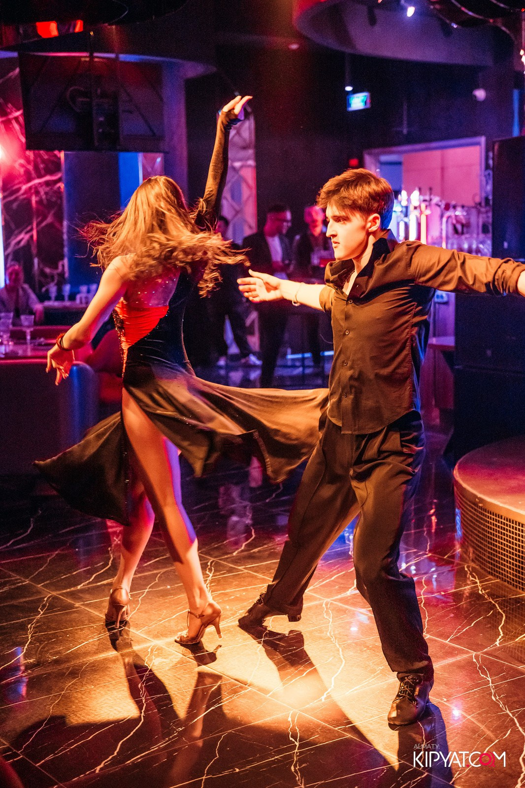 MOOD KARAOKE & TERRACE. КИПЯТКОМ АЛМАТЫ!