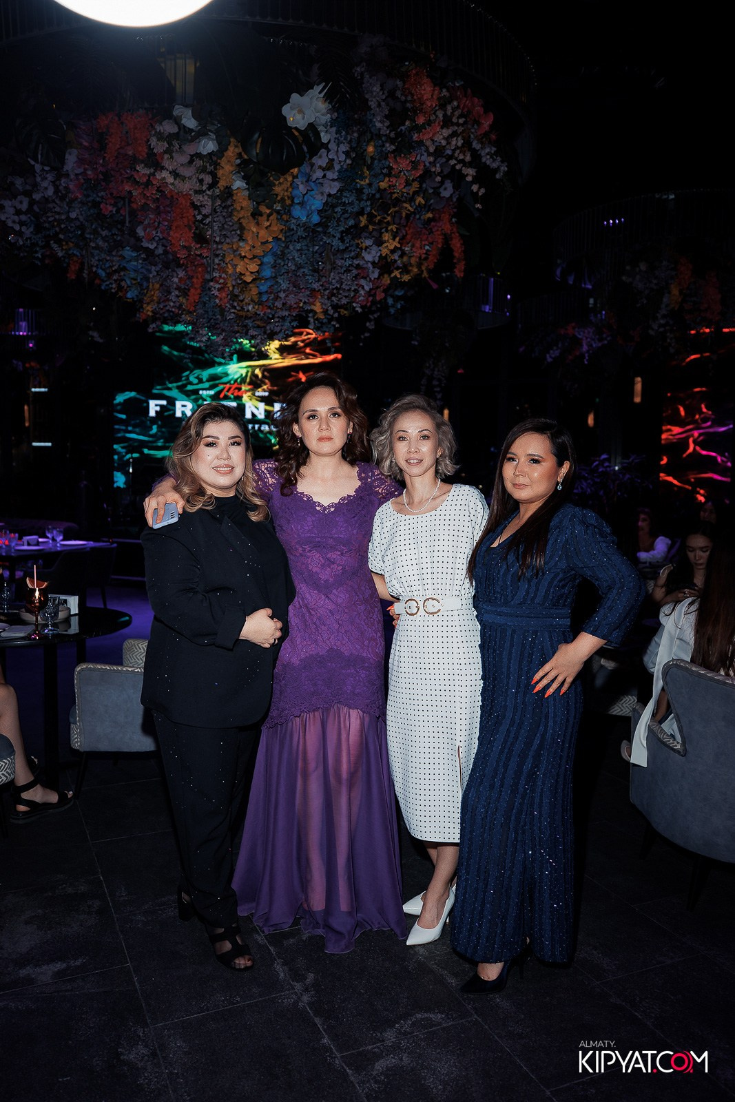 FRIENDS BAR & TERRACE. КИПЯТКОМ АЛМАТЫ!
