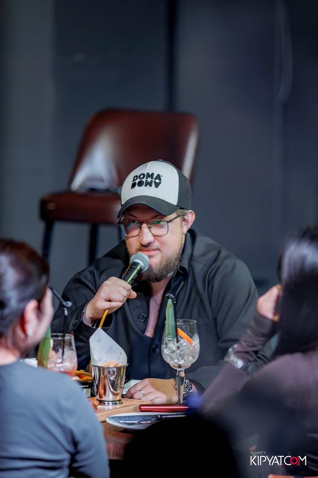 STAND UP КОНЦЕРТ АЛЕКСАНДРА МЕРКУЛЬ. КИПЯТКОМ АЛМАТЫ! Фотосъемка мероприятий в Алматы