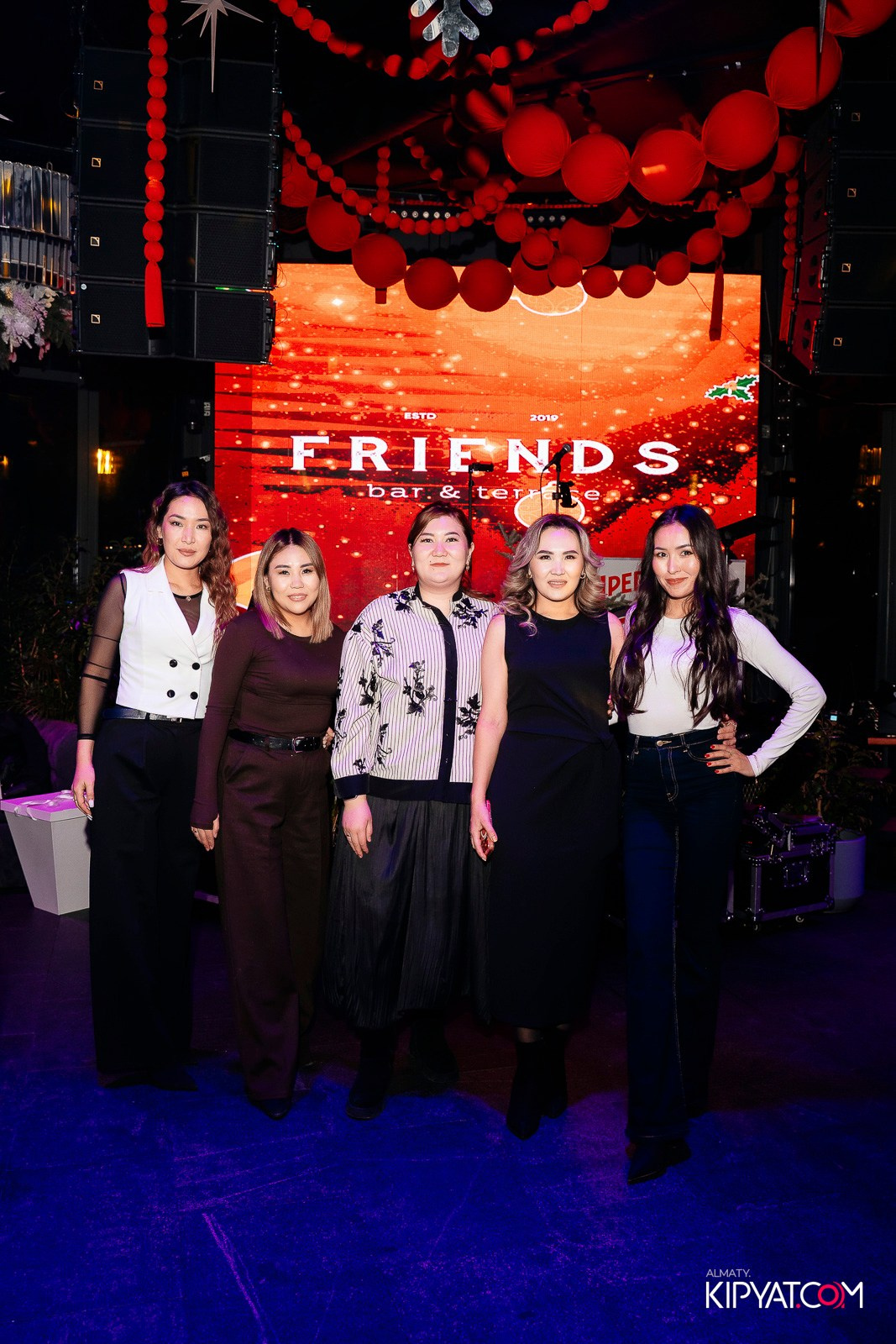 FRIENDS BAR & TERRACE. КИПЯТКОМ АЛМАТЫ! Фотосъемка мероприятий в Алматы