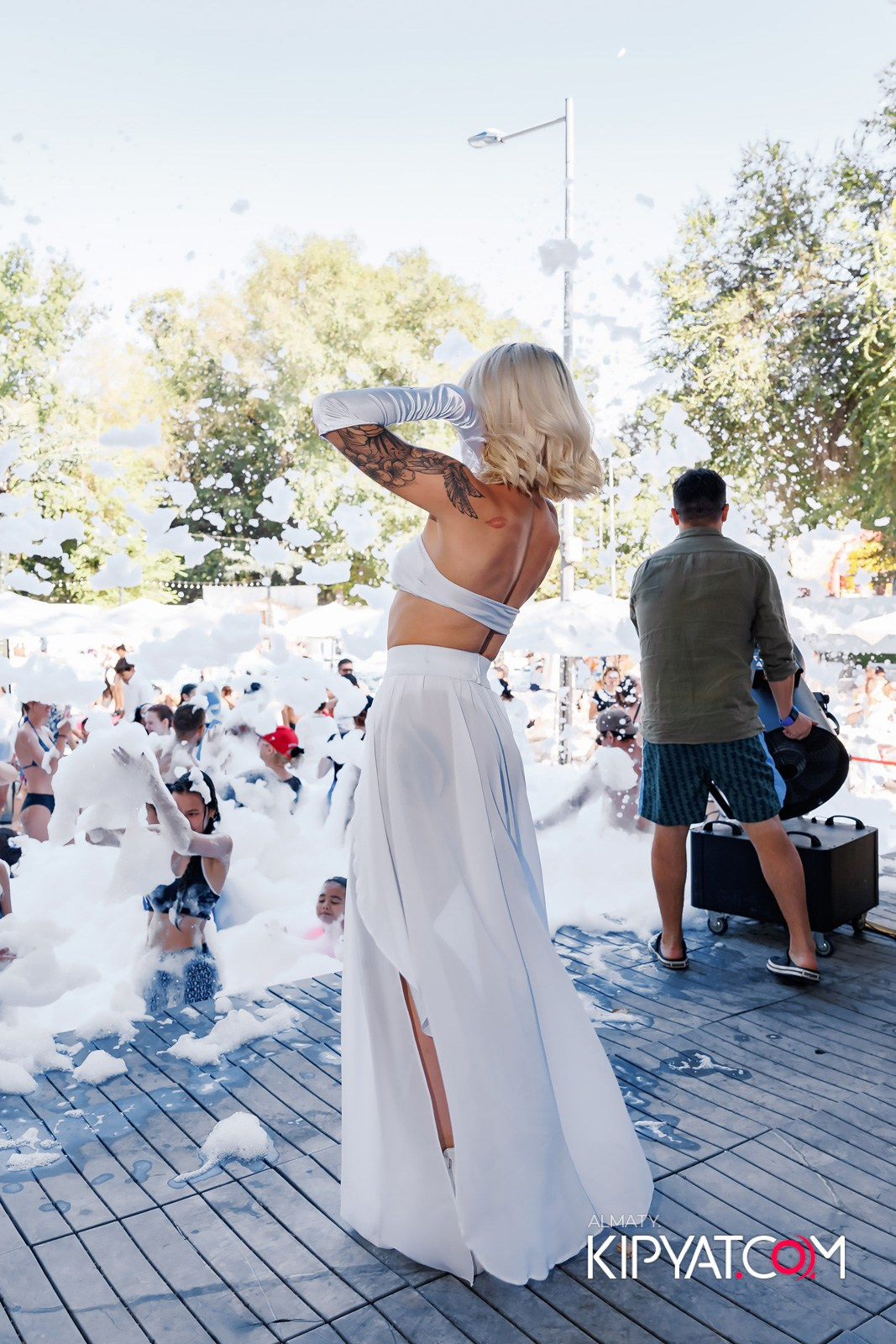 ПЕННАЯ ВЕЧЕРИНКА/ДЫМОВОЕ ШОУ/БАССЕЙН DELIGHT POOL. КИПЯТКОМ АЛМАТЫ!