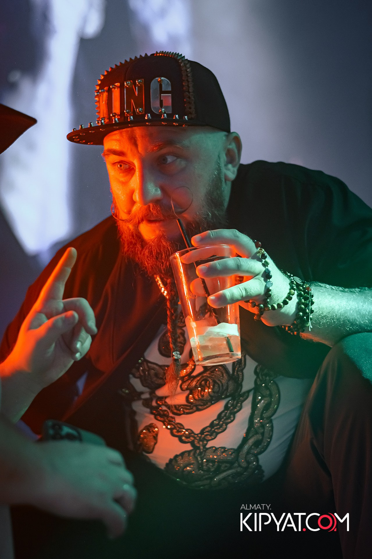 SANTA BARBARA ВЫСТУПЛЕНИЕ ГРУППЫ БРАТЬЯ ГРИММ. КИПЯТКОМ АЛМАТЫ!