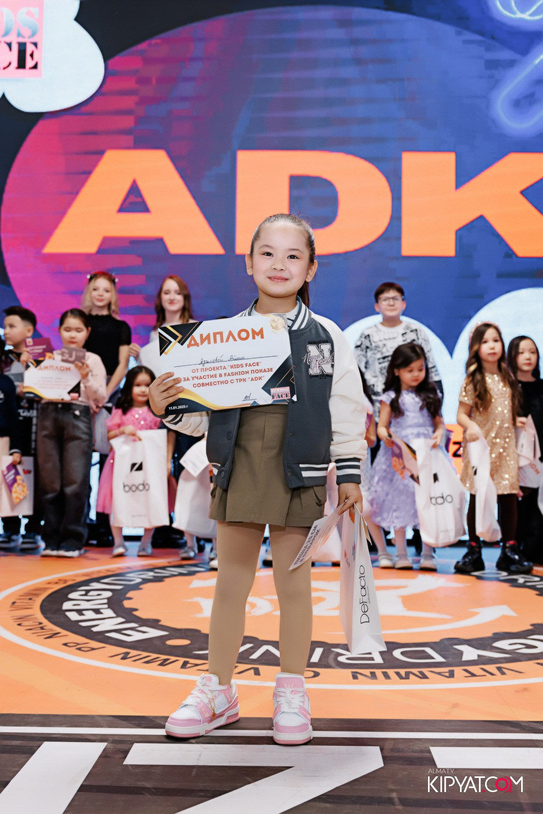 ДЕТСКИЙ МОДНЫЙ ПОКАЗ ОТ МОДЕЛЬНОГО АГЕНТСТВА «KIDSFACE». КИПЯТКОМ АЛМАТЫ!