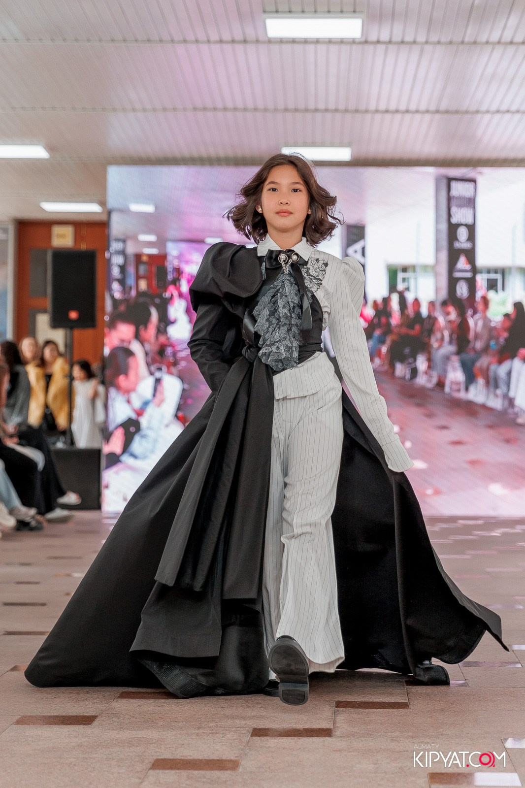 JUNIOR FASHION SHOW. КИПЯТКОМ АЛМАТЫ!