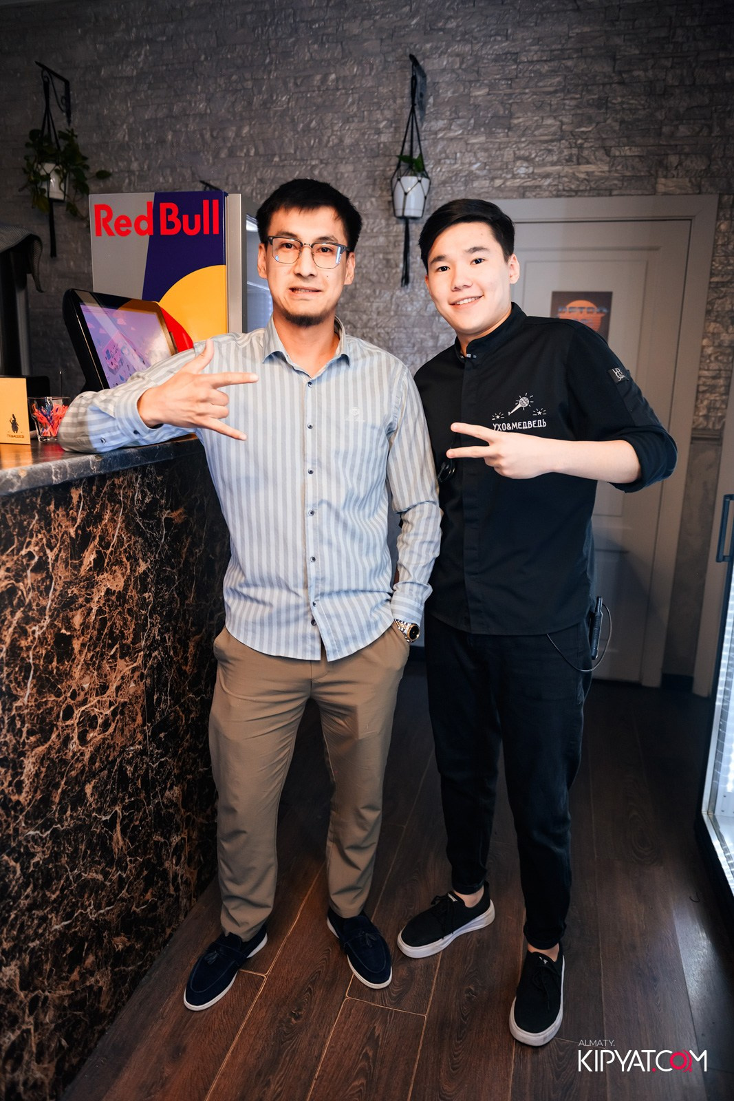 УХО И МЕДВЕДЬ НА ГАГАРИНА. КИПЯТКОМ АЛМАТЫ!