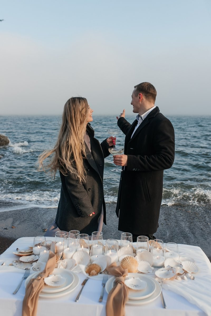 Свидание у моря во Владивсотоке. Организация свадеб и других мероприятий во Владивостоке от «Рядом быть»