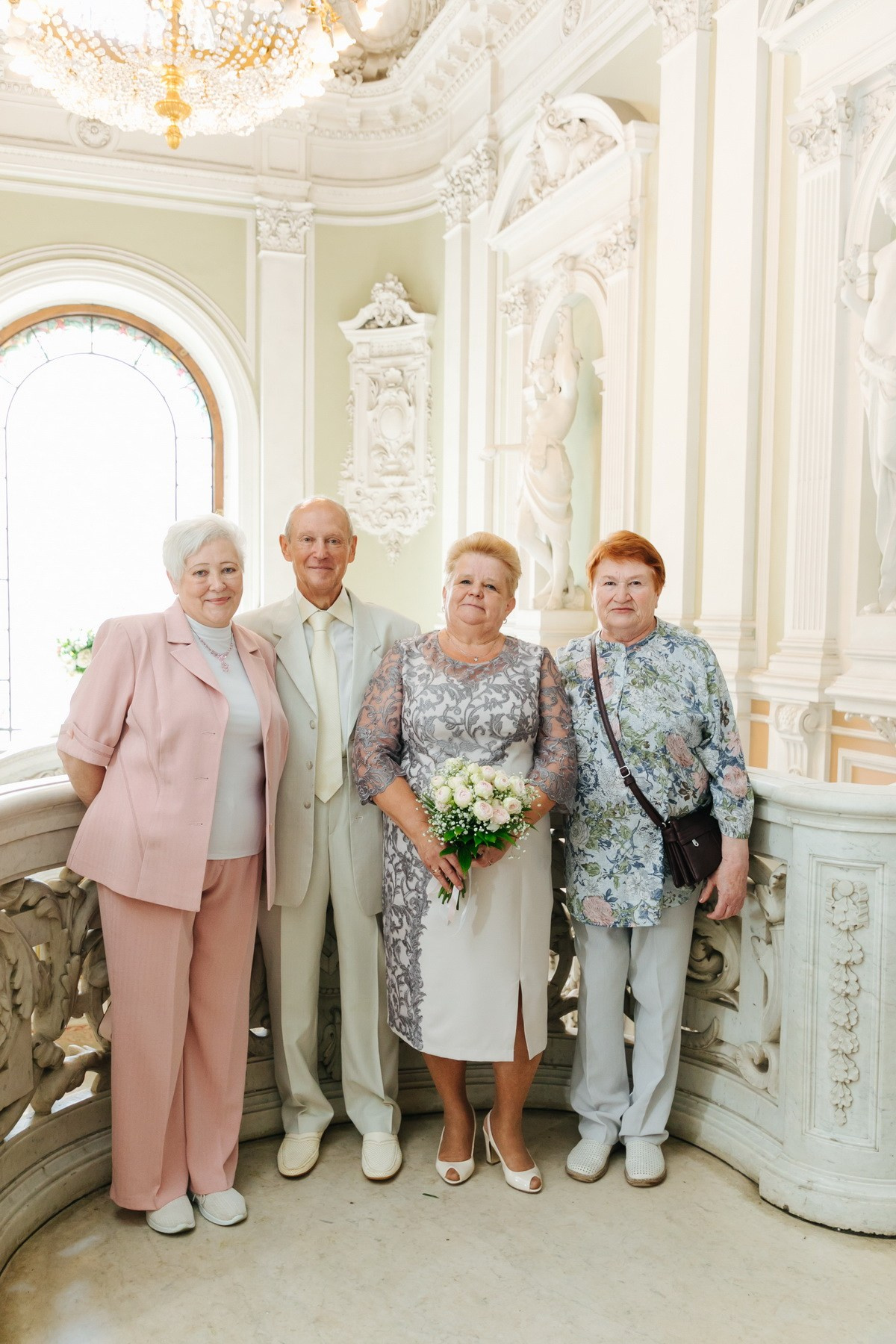 Золотая свадьба в 1-м дворце бракосочетания. Фотограф крещение венчание в Петербурге! Помогает подобрать храм и посоветовал душевного батюшку в СПб