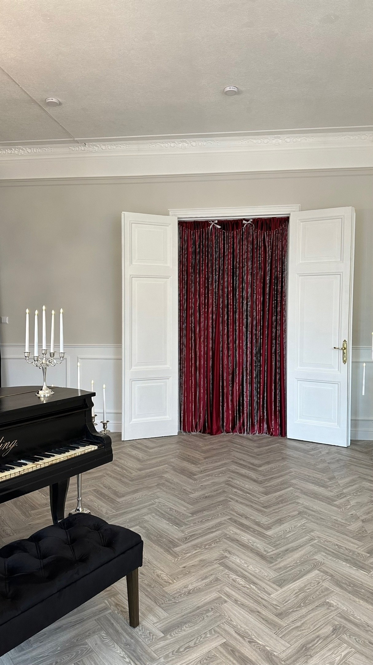 Новогодние фотостудии Екатеринбурга 2025. Фотограф в Екатеринбурге Артём Зайнетдинов