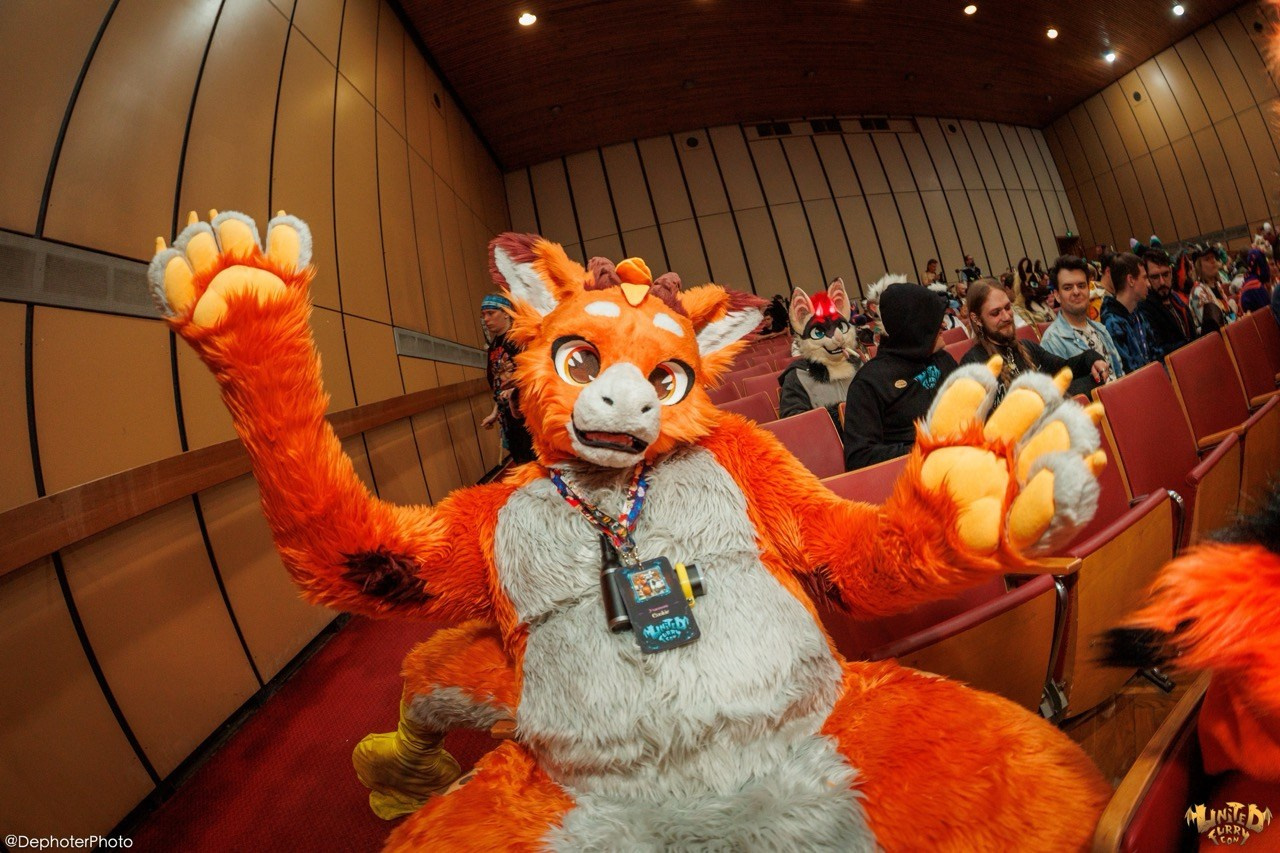 United Furry Convention 2026. Различные мероприятия и просто фотографии людей