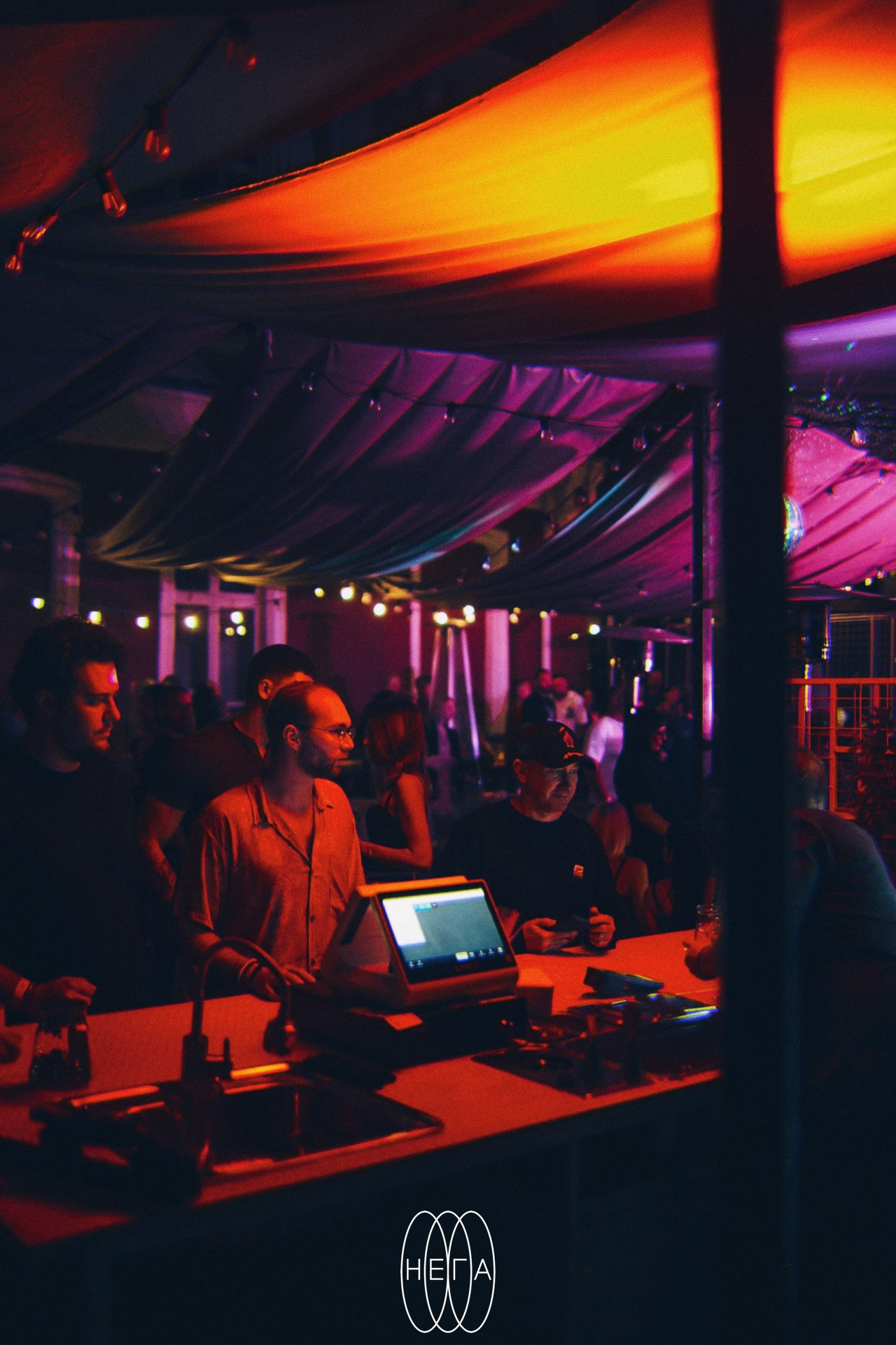 Ночная жизнь Смоленска. Фотограф | Михаил Буш Смоленск