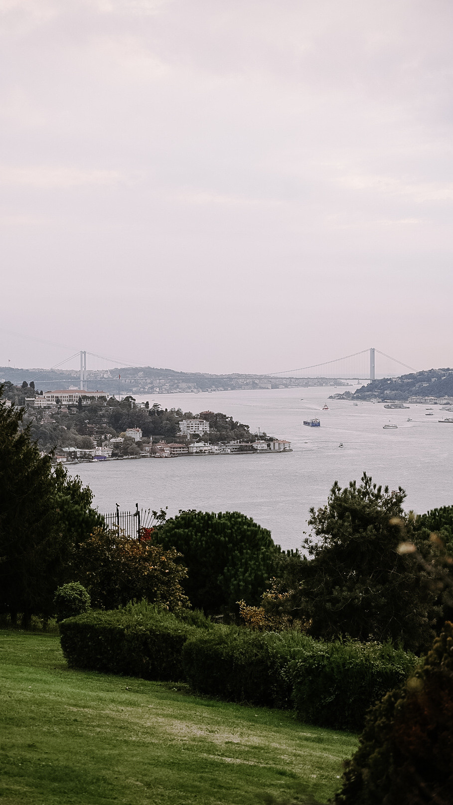 9×16 Стамбул. Человек с фотокамерой