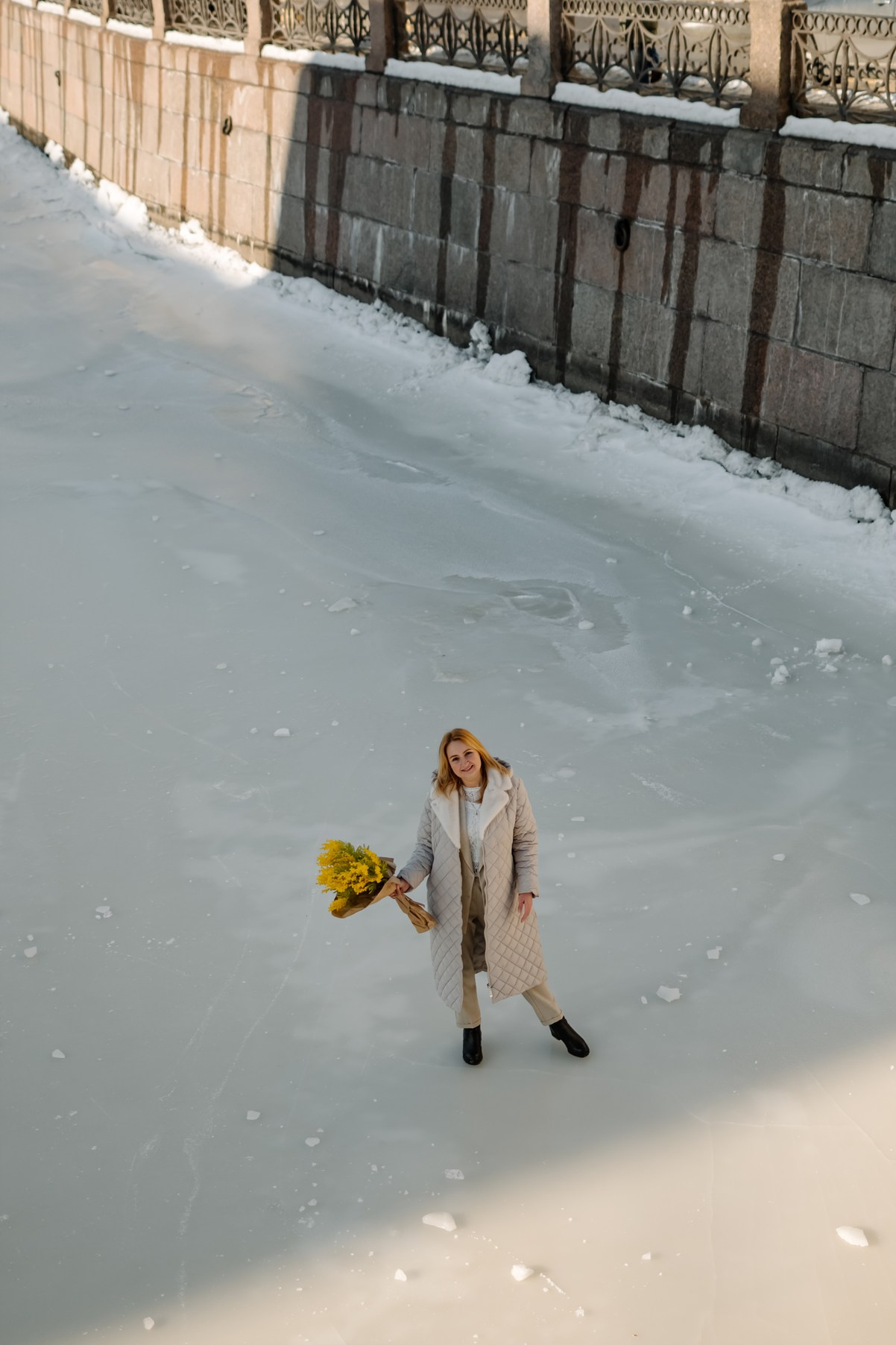 Прогулка с цветами по улицам и каналам. Свадебный и семейный фотограф в Санкт-Петербурге Елена Худякова