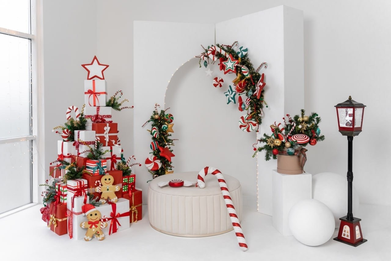 Зал Эфир в фотостудии Арт Рояль для новогодних фотосессий в Сургуте