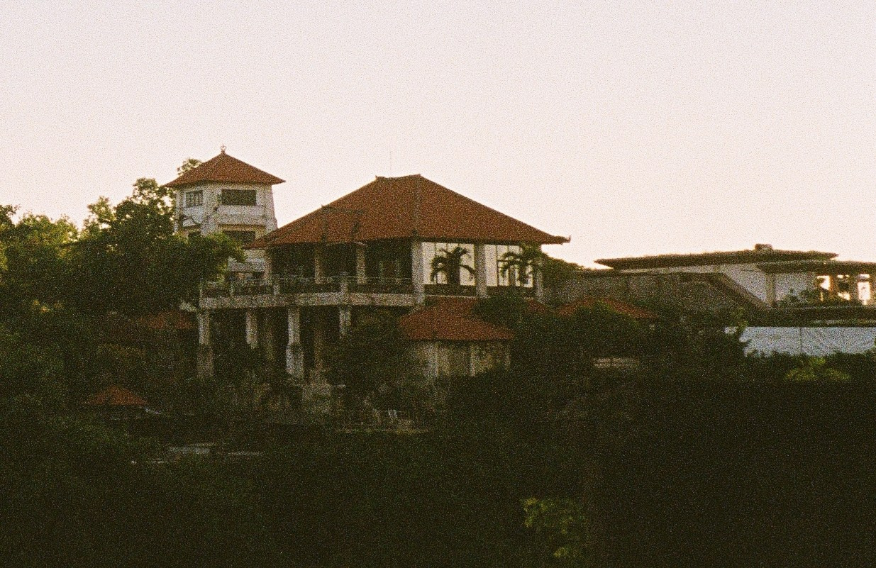 SOMEWHERE. Carolinetru