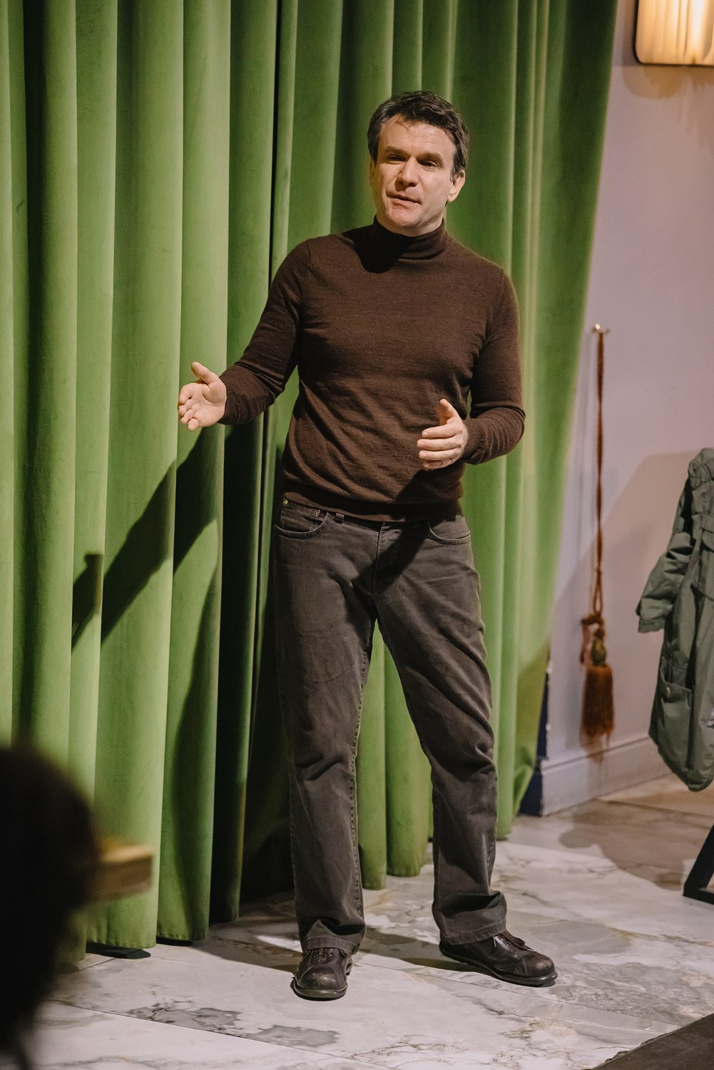 «Истории из чемодана | Довлатов», Леонид Таранов. Фотограф Михаил Ряховский