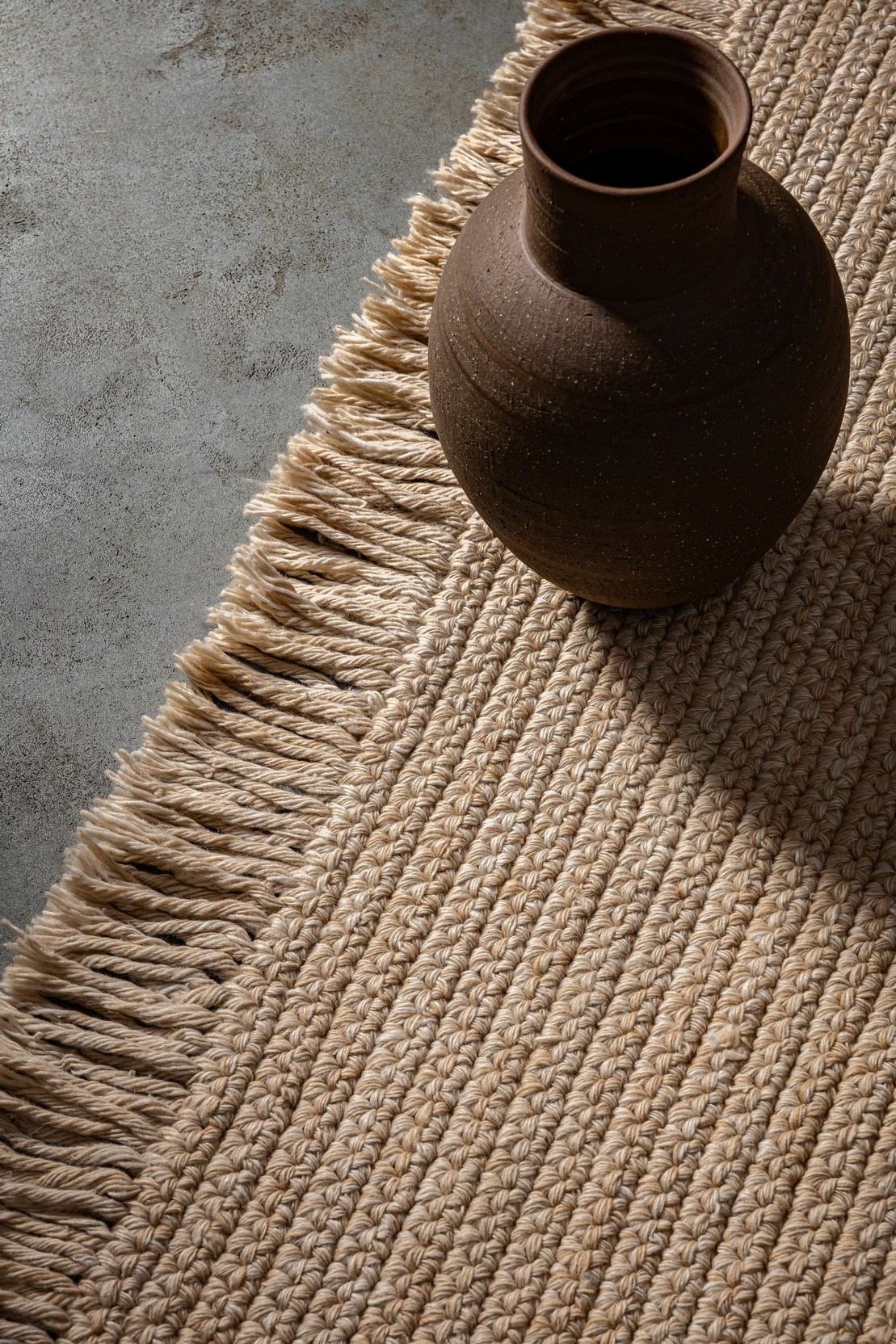 Ковры Decaro Rugs. L. Deco интерьерный салон. Краски/обои/лепной декор