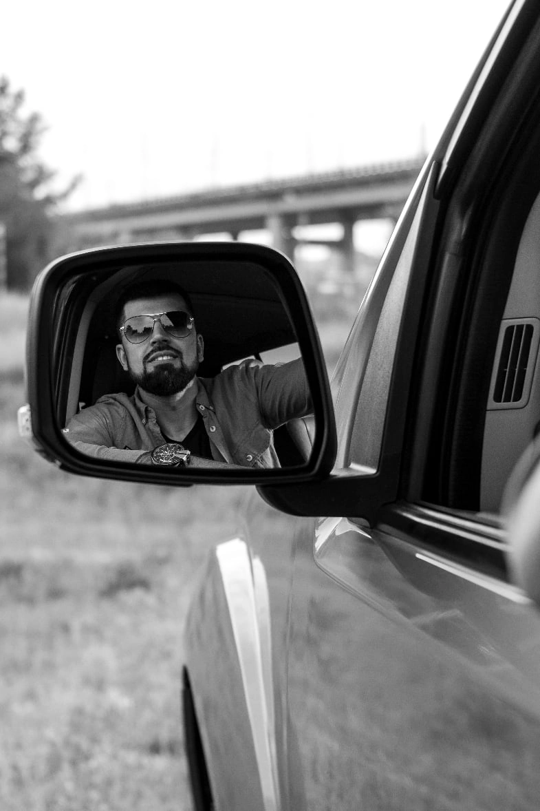 В машине. Для тех, кто не ждёт удачи, а создаёт её. Каждая фотосессия — это твой момент, твой стиль, твой успех. 📸