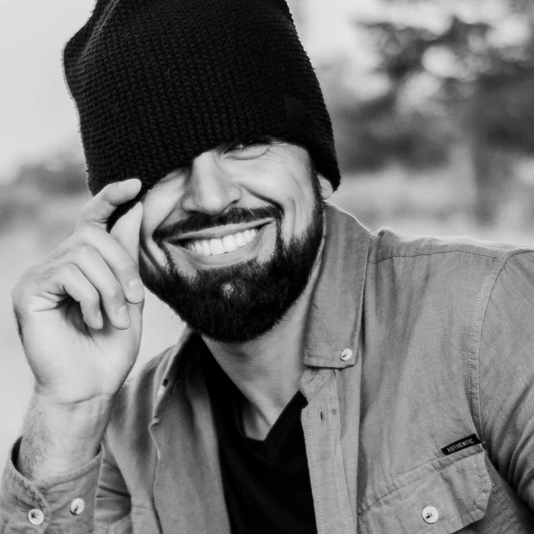 В машине. Для тех, кто не ждёт удачи, а создаёт её. Каждая фотосессия — это твой момент, твой стиль, твой успех. 📸