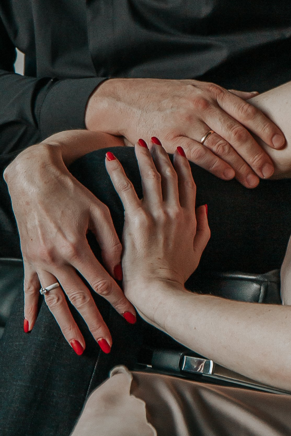 Семейная. Для тех, кто не ждёт удачи, а создаёт её. Каждая фотосессия — это твой момент, твой стиль, твой успех. 📸