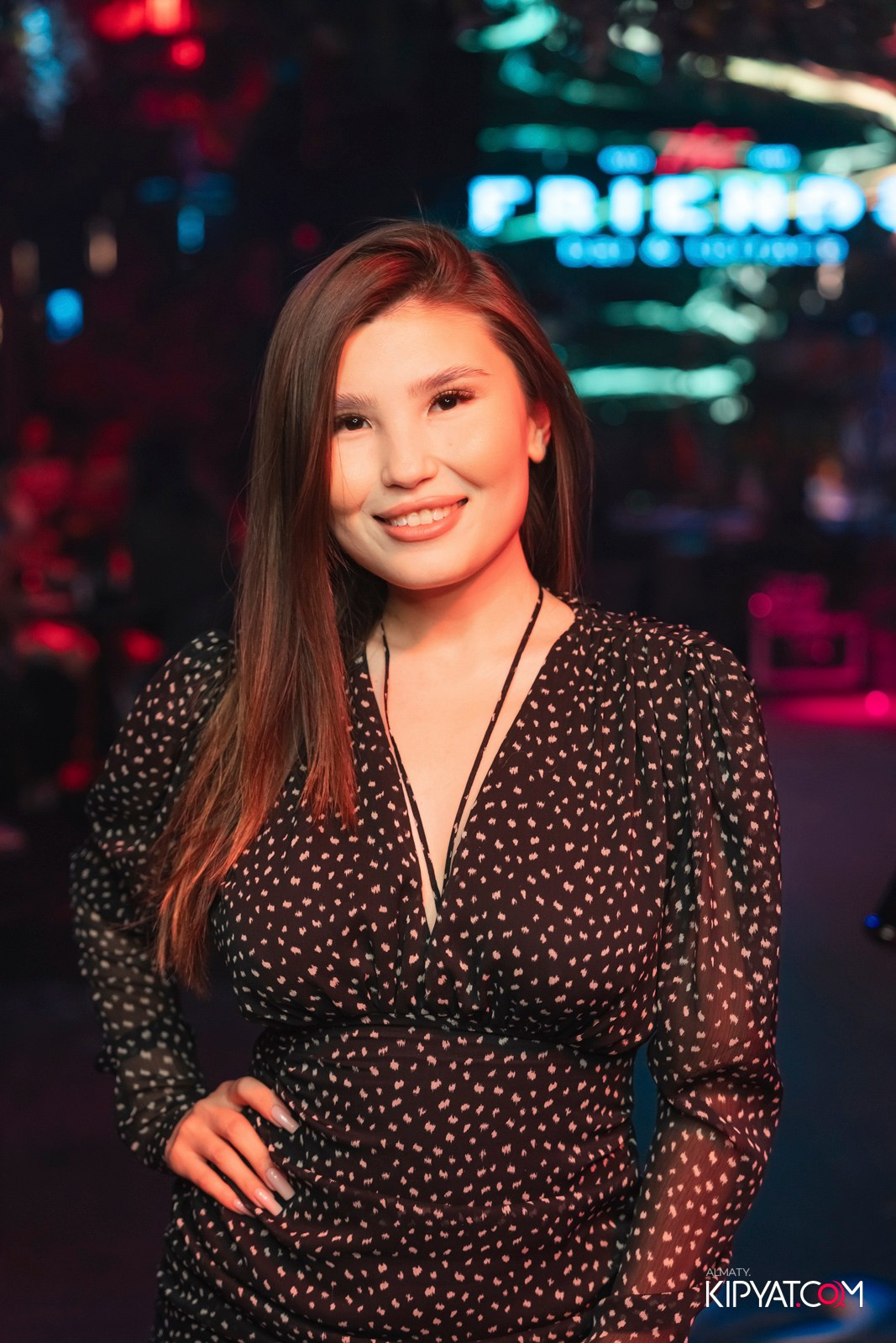 FRIENDS BAR & TERRACE. КИПЯТКОМ АЛМАТЫ!